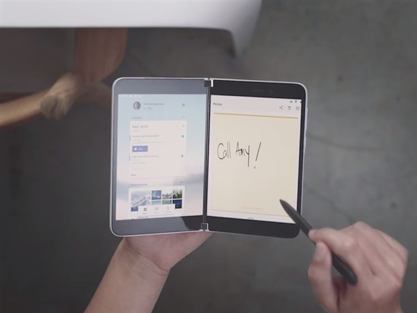 微軟重返手機市場！副總裁展示Surface Duo真機：無后置鏡頭