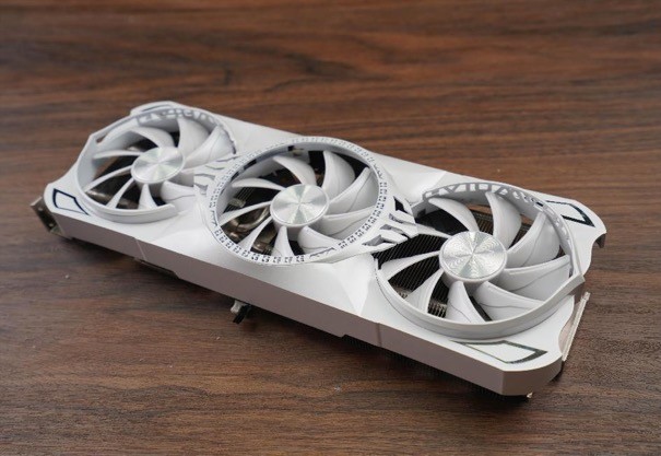 耕升 RTX 4060 Ti 星極皓月OC,DLSS 3助力1080P光追極致體驗(yàn)